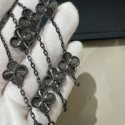 [Auraecho]CLOVER 5 MOTIF BLACK BRACELET