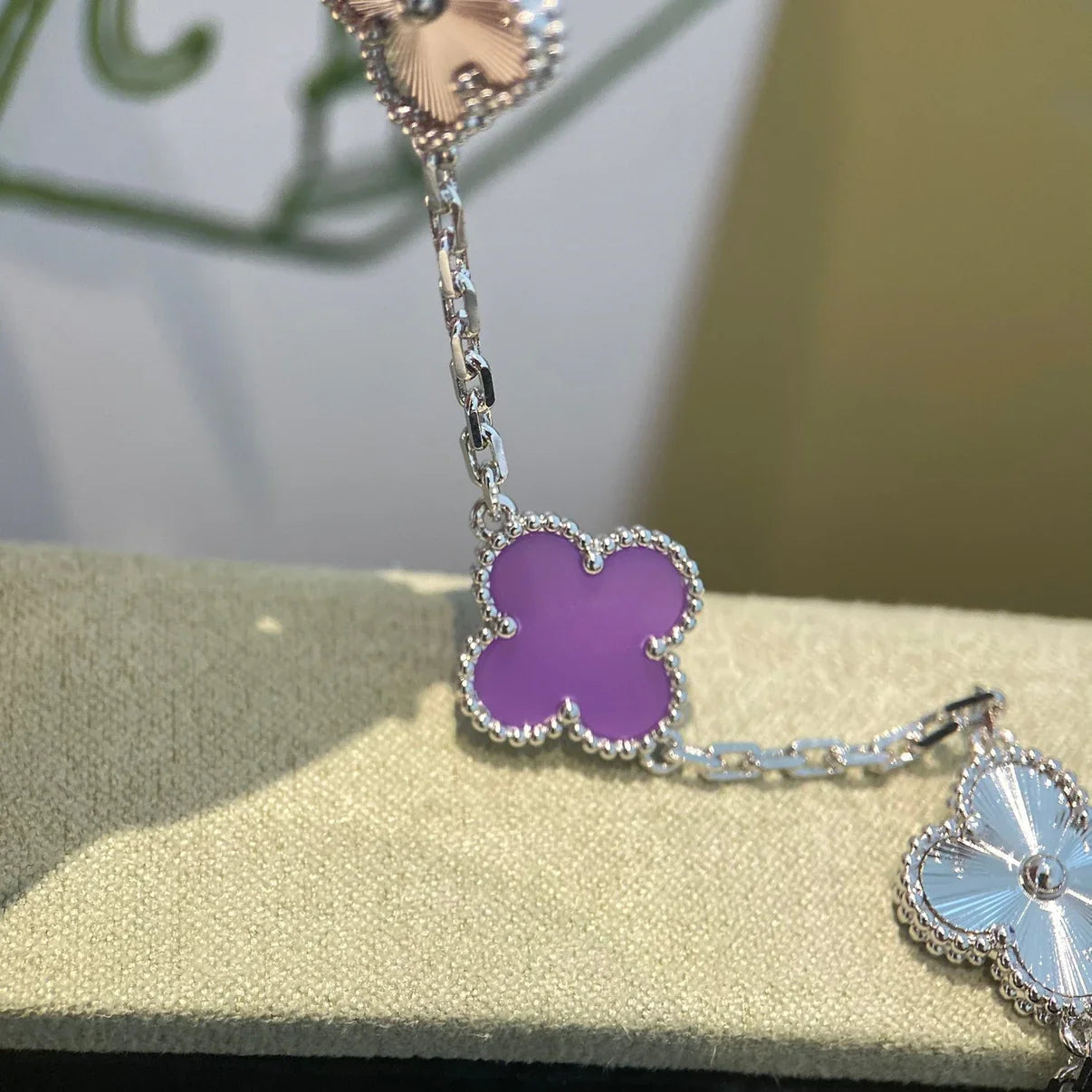[Auraecho] CLOVER 5 MOTIF VIOLET BRACELET COLLECTION