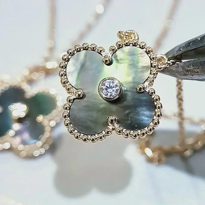 [AuraEcho Jewelry]CLOVER 15MM DIAMOND AND MOTHER-OF-GREY NECKLACE