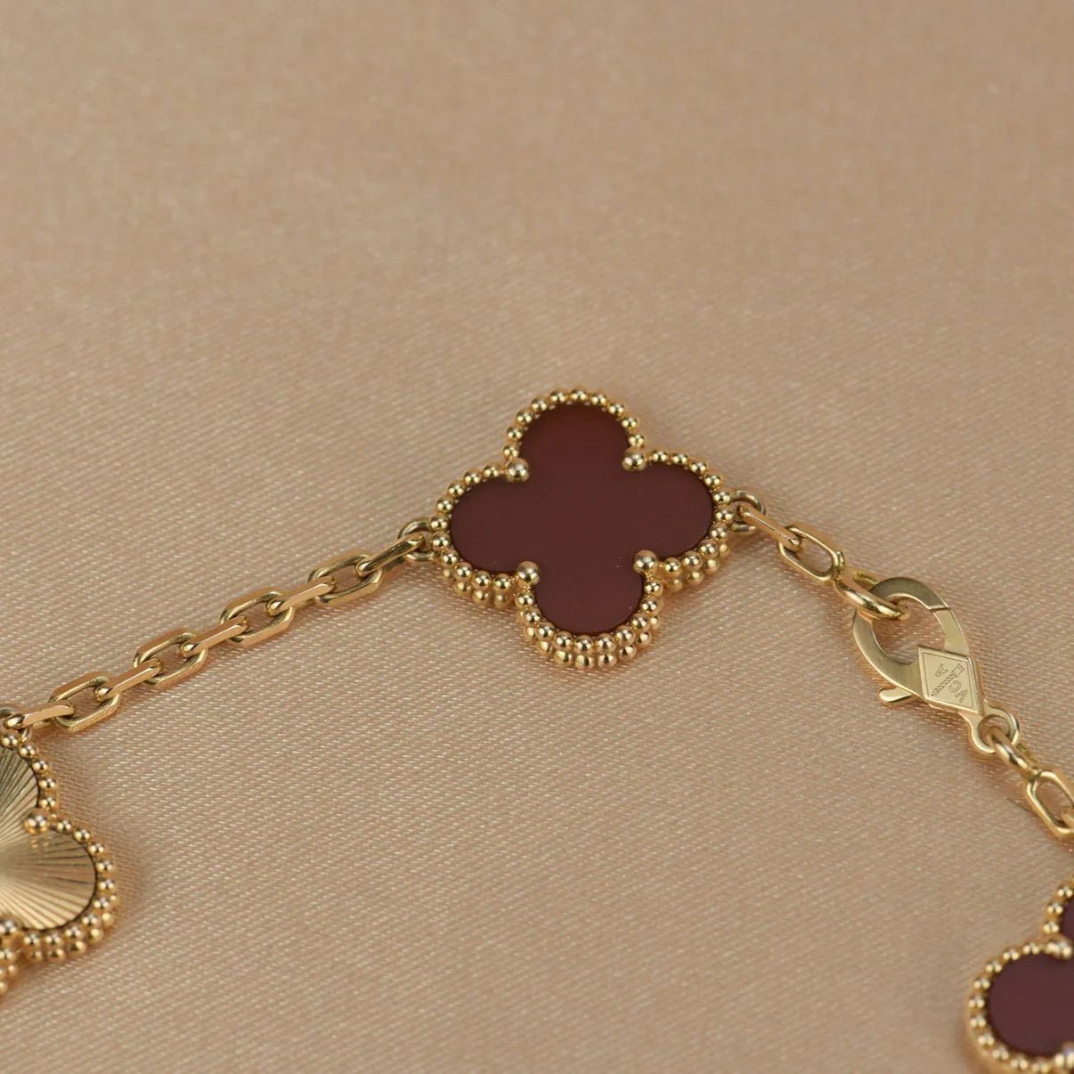 [Auraecho] CLOVER 5 MOTIF RED CORNELIAN BRACELET COLLECTION