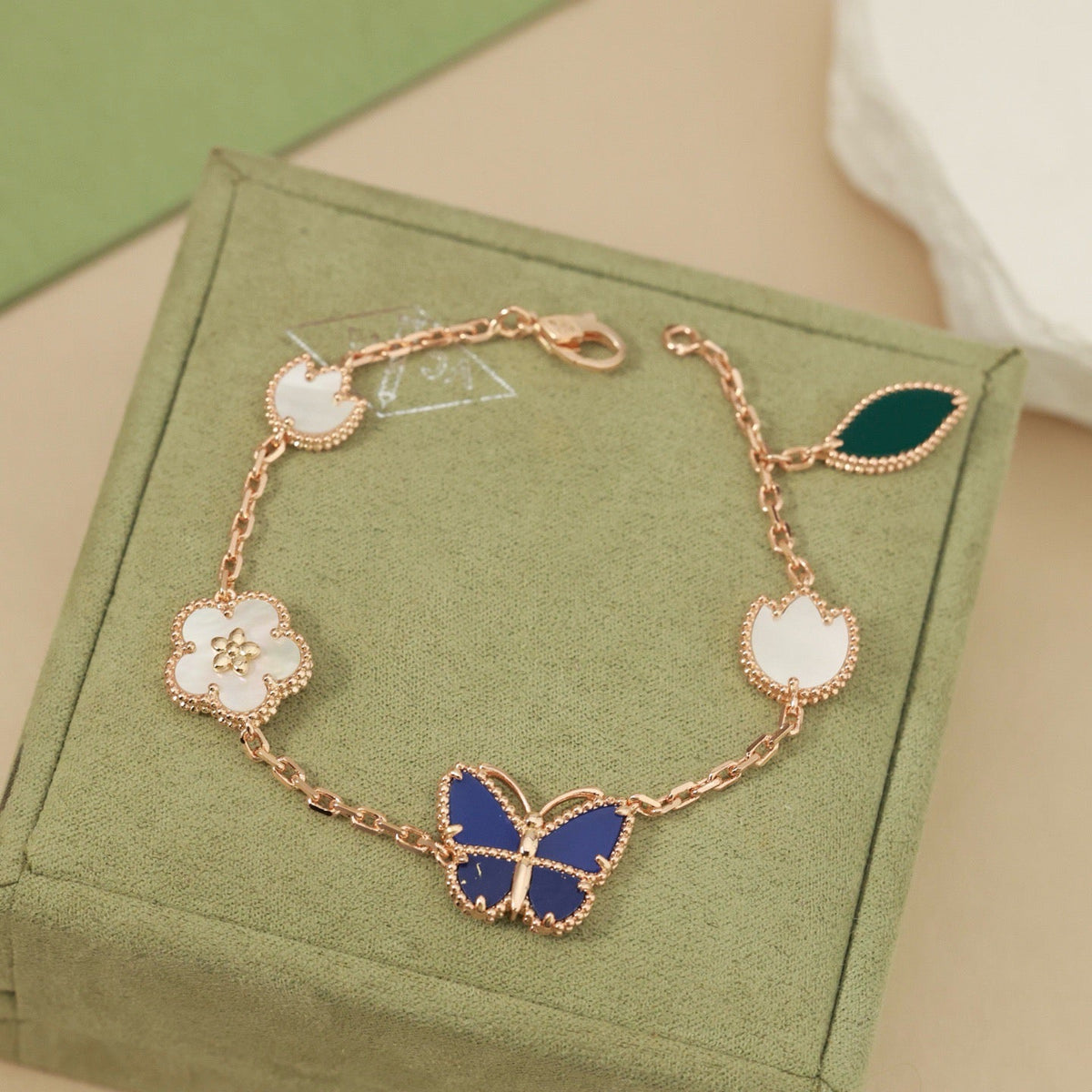 [AuraEcho] LOVE Brushed & Lucky Spring Butterfly 5-Motif Bracelet Stack Set
