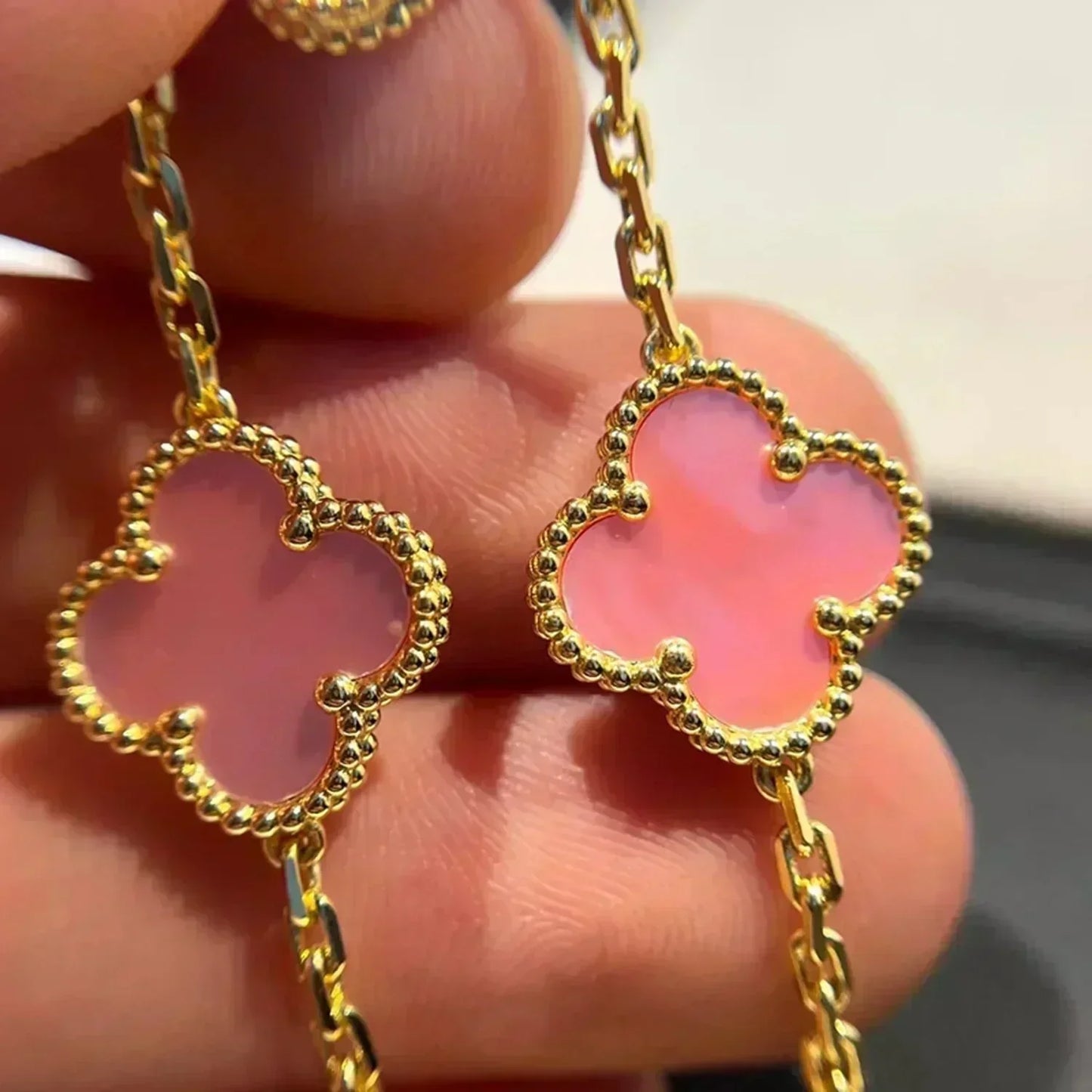 [Auraecho] CLOVER 5 MOTIFS  PINK MOP BRACELET COLLECTION