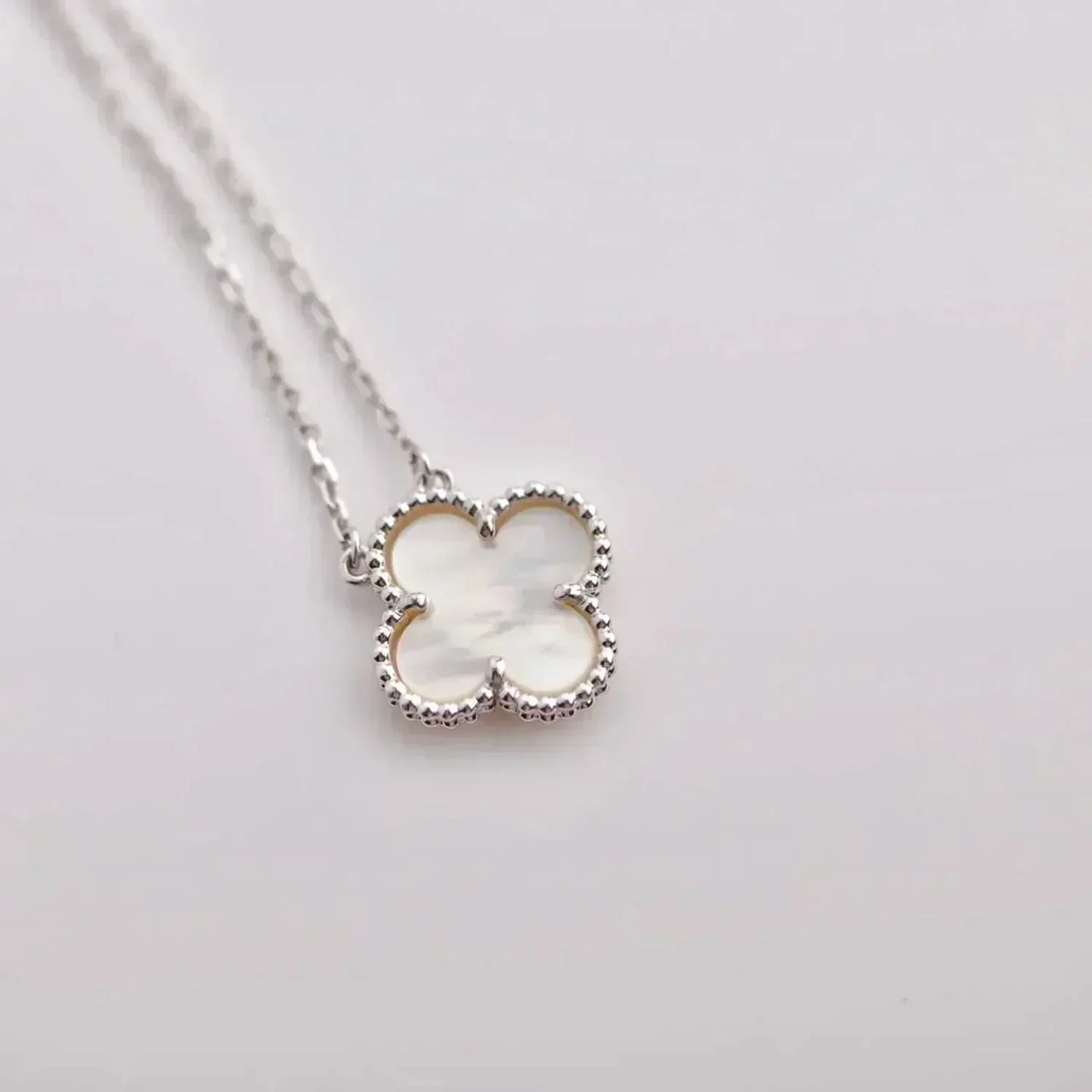 [AuraEcho Jewelry]CLOVER  15MM WHITE MOTHER-OF-PEARL SILVER