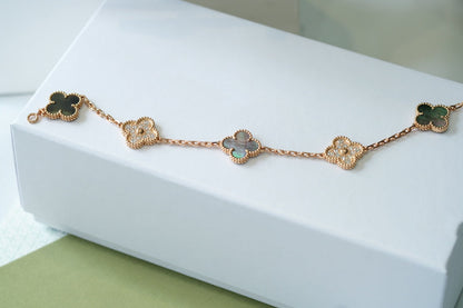 [Auraecho] CLOVER 5 MOTIF GRAY MOP BRACELET COLLECTION