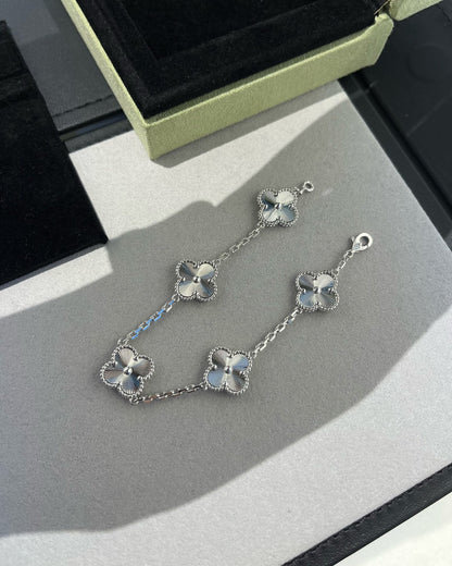 [Auraecho] CLOVER 5 MOTIF LASER BRACELET COLLECTION